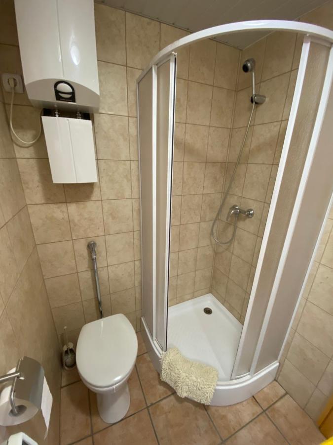 Regina Ranch Hotel Игал Екстериор снимка