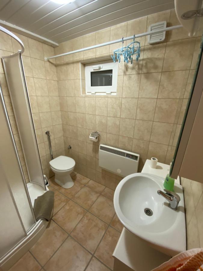 Regina Ranch Hotel Игал Екстериор снимка