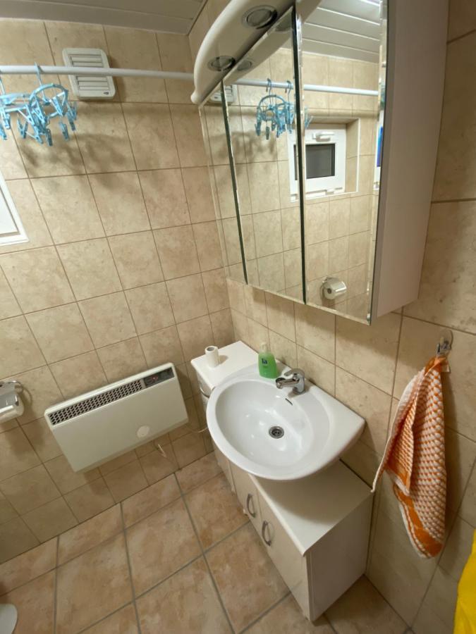 Regina Ranch Hotel Игал Екстериор снимка