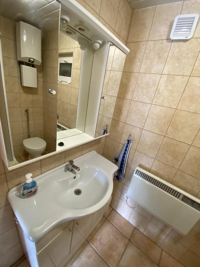 Regina Ranch Hotel Игал Екстериор снимка