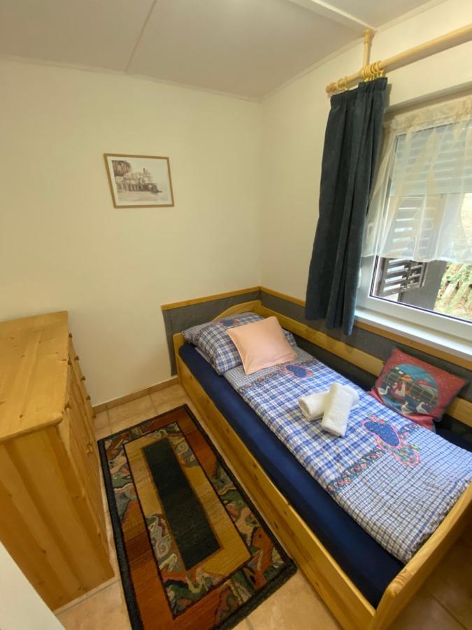 Regina Ranch Hotel Игал Екстериор снимка