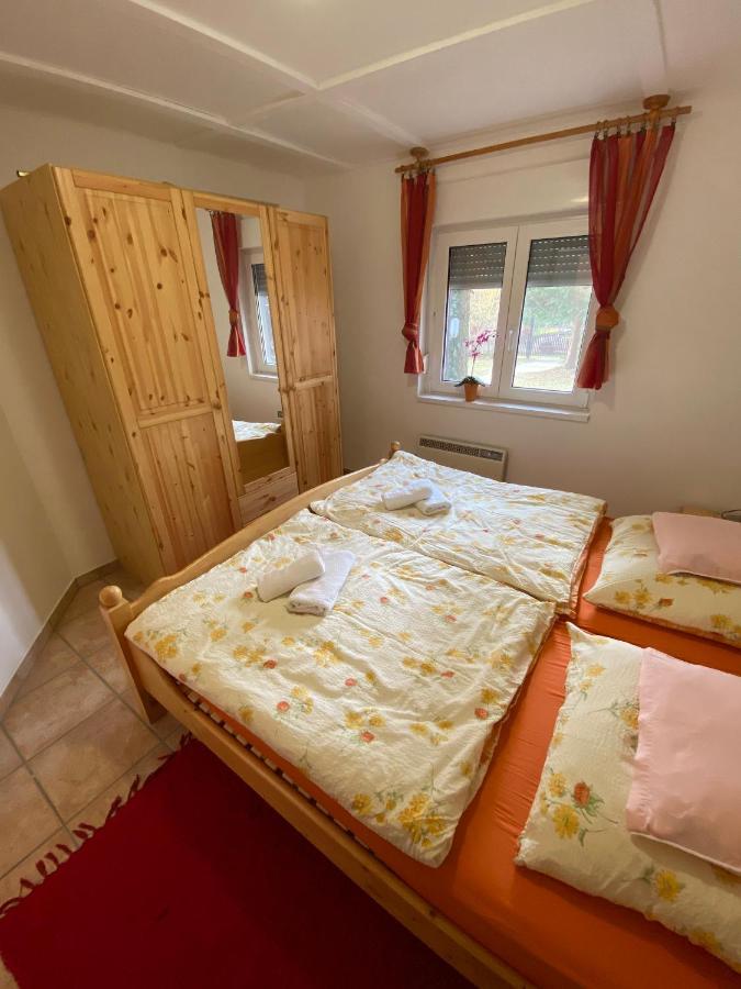 Regina Ranch Hotel Игал Екстериор снимка
