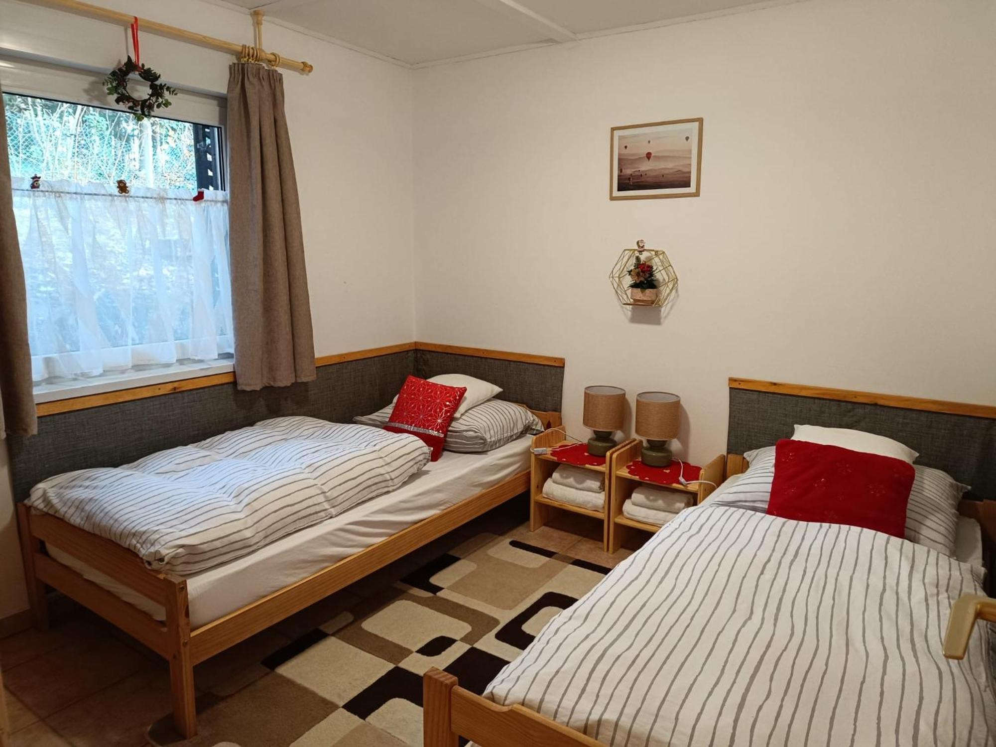 Regina Ranch Hotel Игал Екстериор снимка